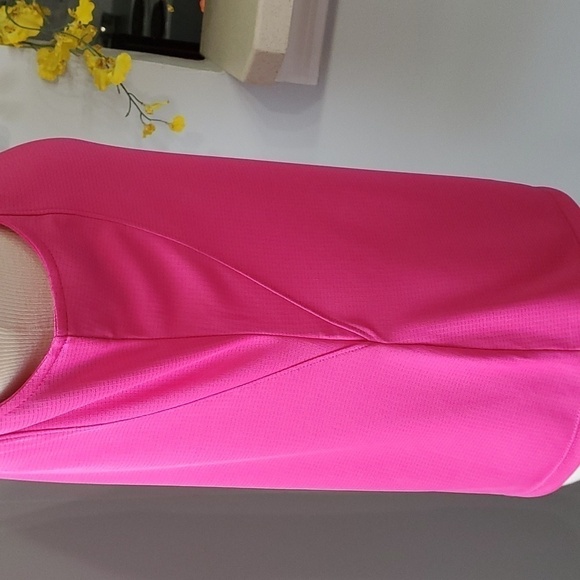 CUTTER & BUCK, women's golf shirt. Fushia pink size small petite. PGA BERMUDA - Picture 4 of 13